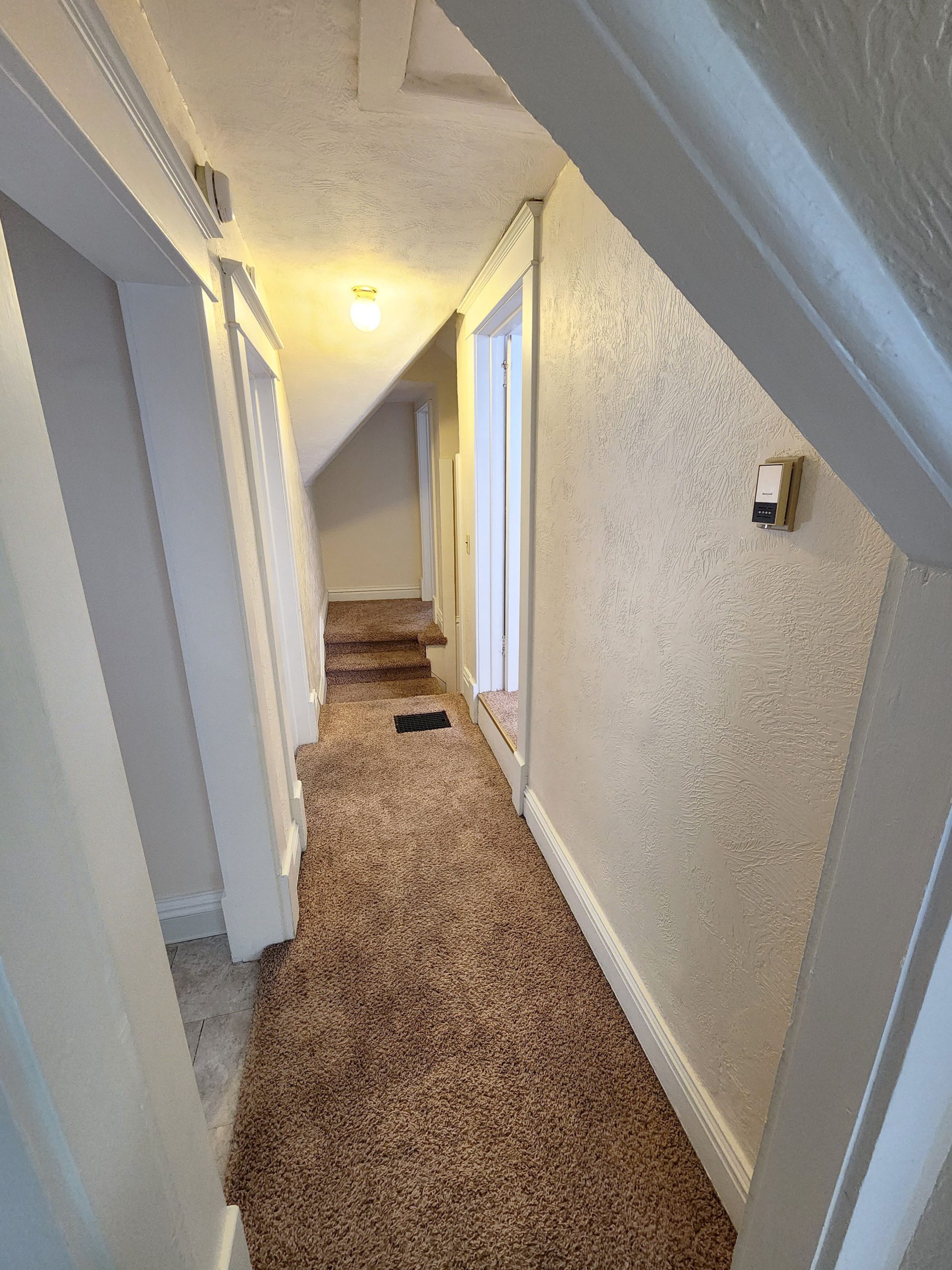 402 Stanwood #2 Upstairs Hallway
